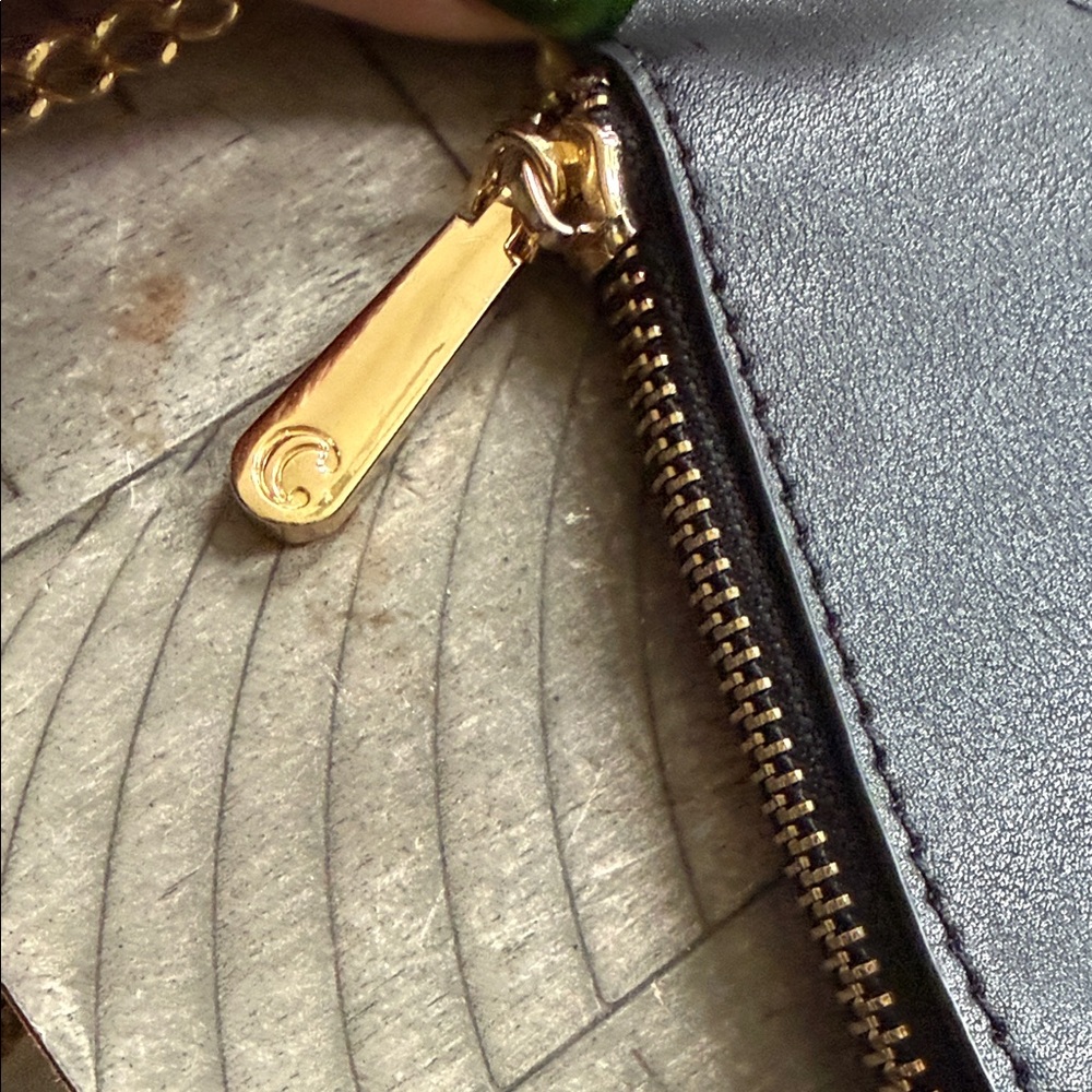 Black and Gold Champagne bottle Women's Bag - Picture 8 of 11
